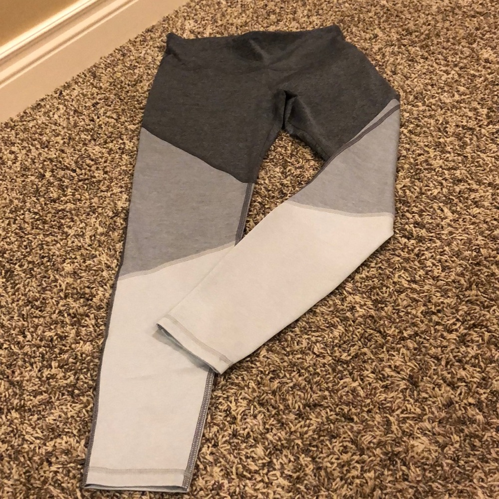 Like new Grey old navy leggings